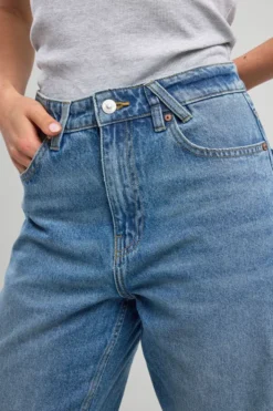 America Today Jeans^Jeans Irvine High waist jeans met rechte broekspijpen