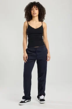 America Today Joggingbroeken|Broeken^Joggingbroek Cara weatbroek et twee zijzakken heeft een taieband et trekkoord