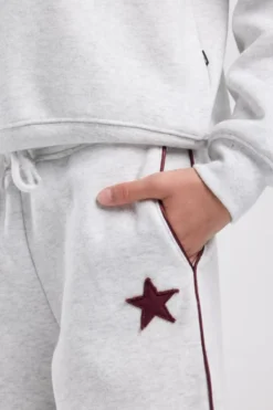 America Today Broeken|Joggingbroeken^Joggingbroek Cassia Jr wide leg joggingbroek met bordeaux piping