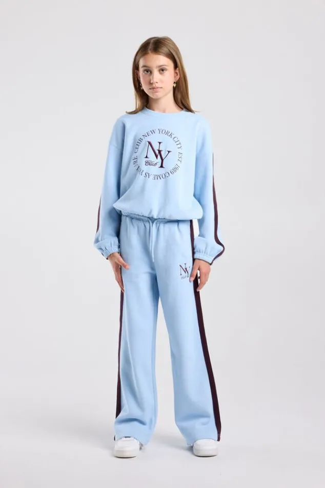 America Today Broeken|Joggingbroeken^Joggingbroek Cristy Jr wide leg joggingbroek met zijstreep en embroidery