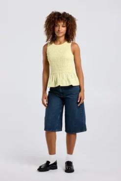 America Today New In|T-Shirts & Tops^Shirt Isero mouwloze smock top met ruffle onderkant