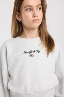 America Today Truien & Vesten|Sweaters & Hoodies^Sweater Sina Jr sweater met artwork op de borst en lange zoom