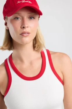 America Today New In|T-Shirts & Tops^Tanktop Goya i fit tanktop et borduring op de rug
