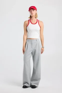 America Today New In|T-Shirts & Tops^Tanktop Goya i fit tanktop et borduring op de rug