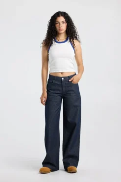 America Today New In|T-Shirts & Tops^Tanktop Goya i fit tanktop et borduring op de rug