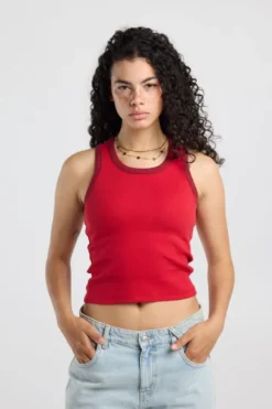 America Today New In|T-Shirts & Tops^Tanktop Goya i fit tanktop et borduring op de rug