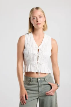America Today New In|T-Shirts & Tops^Top Ika geockte hatertop et trikje en ruffe