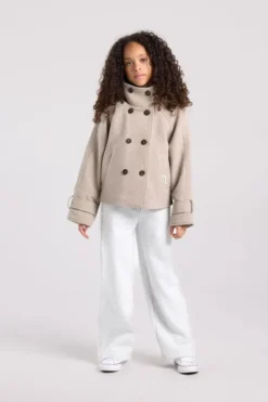 America Today Jassen & Regenjassen|New In^Trenchcoat Jany jr korte trenchcoat met opstaande kraag