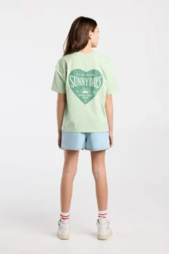 America Today T-Shirts & Tops^T-shirt Ellinor Jr loose fit t-shirt van biologisch katoen met print