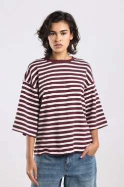 America Today T-Shirts & Tops^T-hirt Ey getreept t-hirt et effen kraag